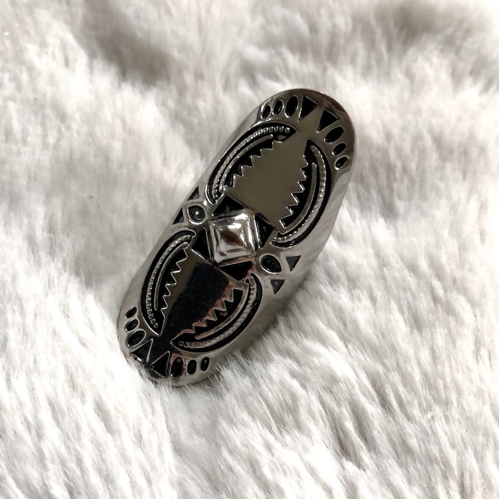 2/$25! ⭐️ Large obelisk ring silver‎